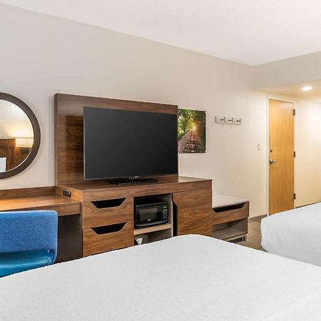 Hampton Inn Petersburg-Fort Gregg Adams Bagian luar foto