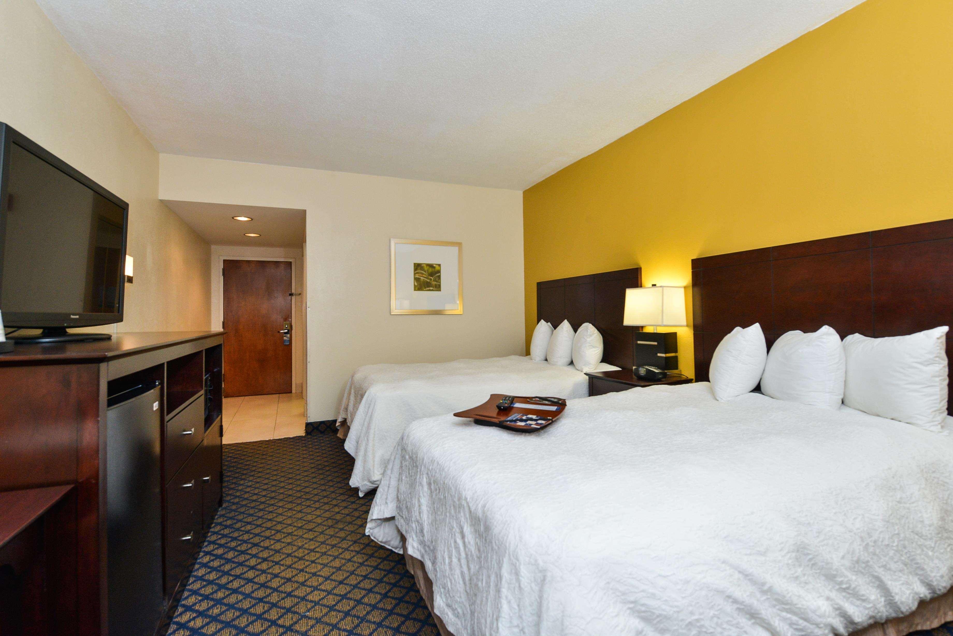 Hampton Inn Petersburg-Fort Gregg Adams Bagian luar foto