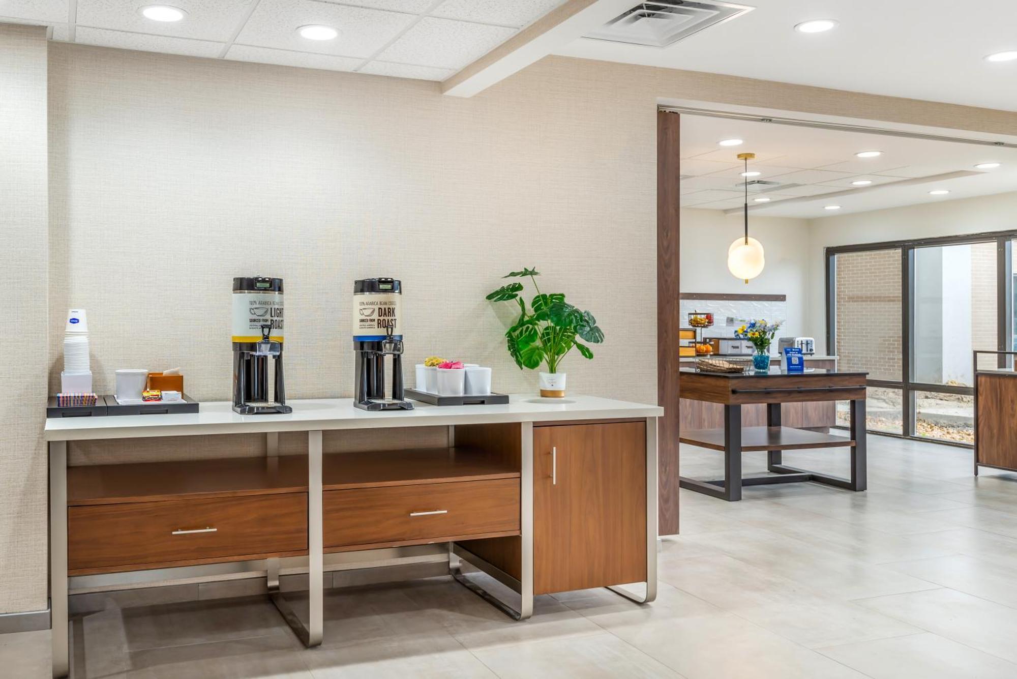 Hampton Inn Petersburg-Fort Gregg Adams Bagian luar foto