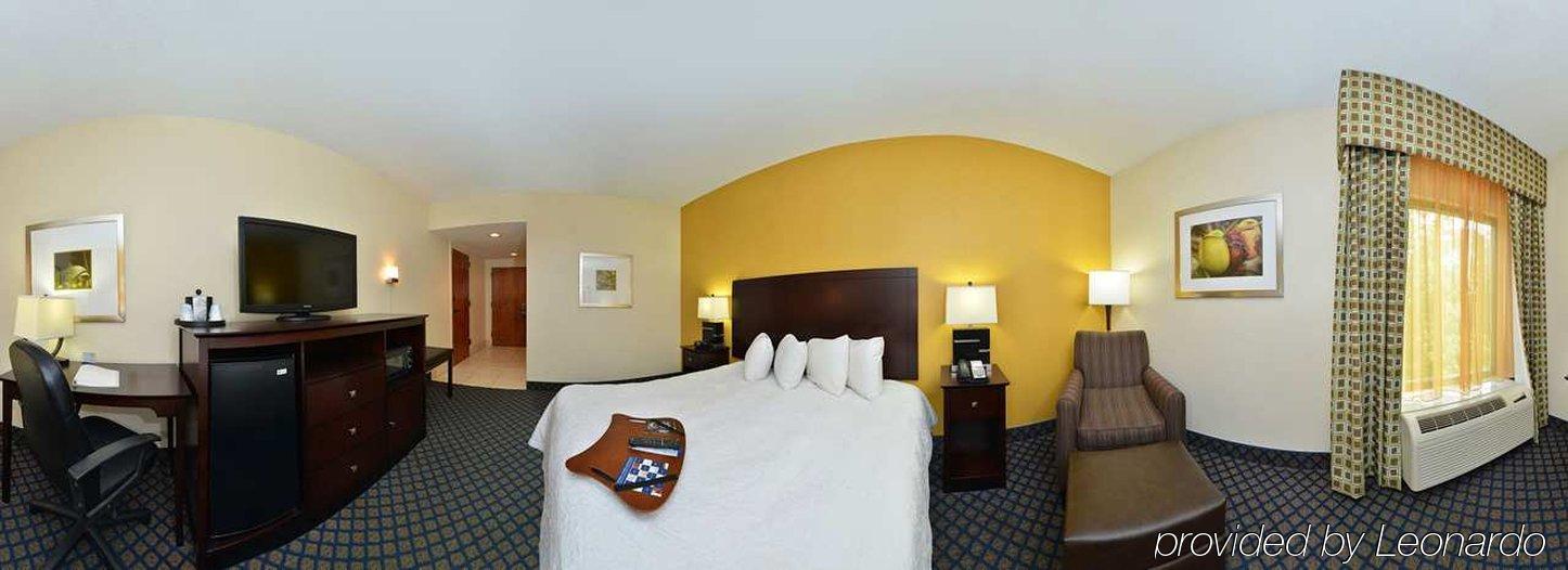 Hampton Inn Petersburg-Fort Gregg Adams Bagian luar foto