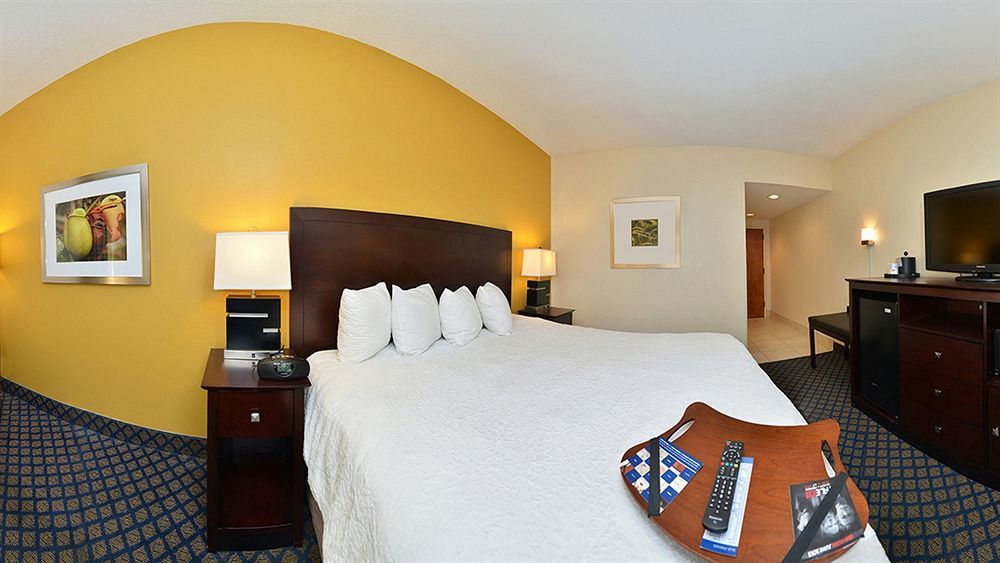 Hampton Inn Petersburg-Fort Gregg Adams Bagian luar foto